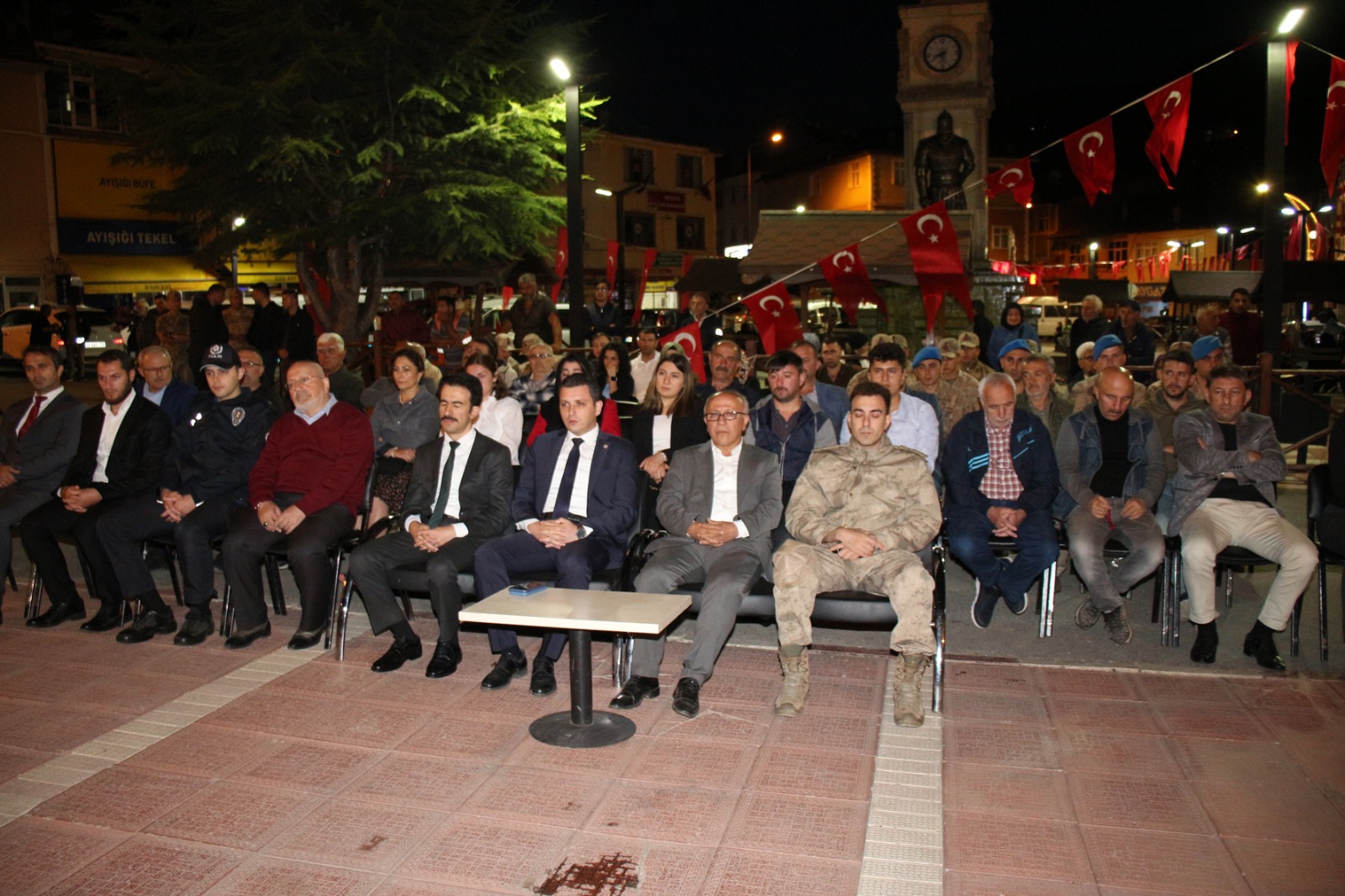 15 TEMMUZ DARBE GİRİŞİMİ MESUDİYE'DE LANETLENDİ