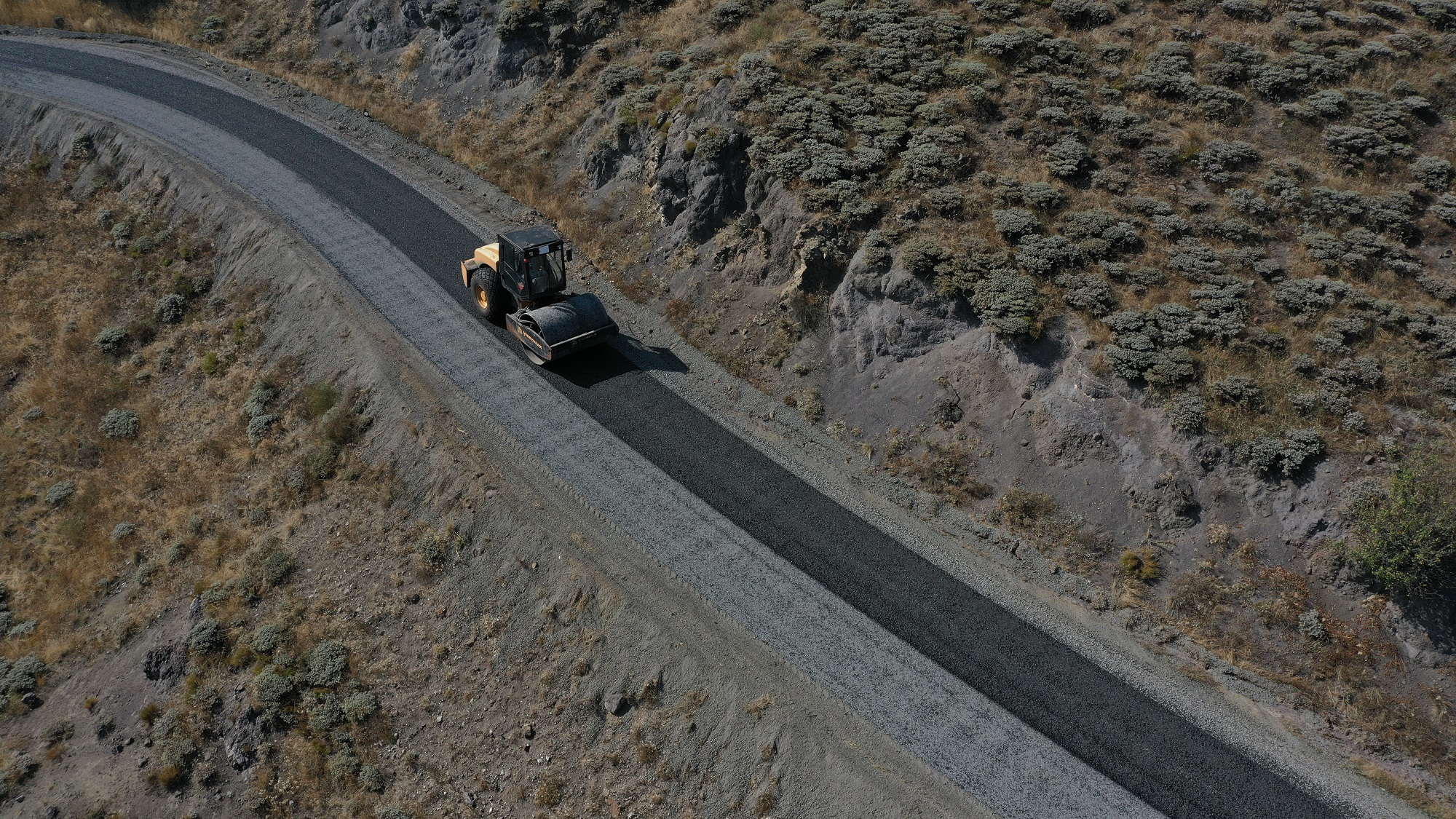 5 KM’LİK KARABAYIR KÖYÜ YOLU ASFALTLANDI