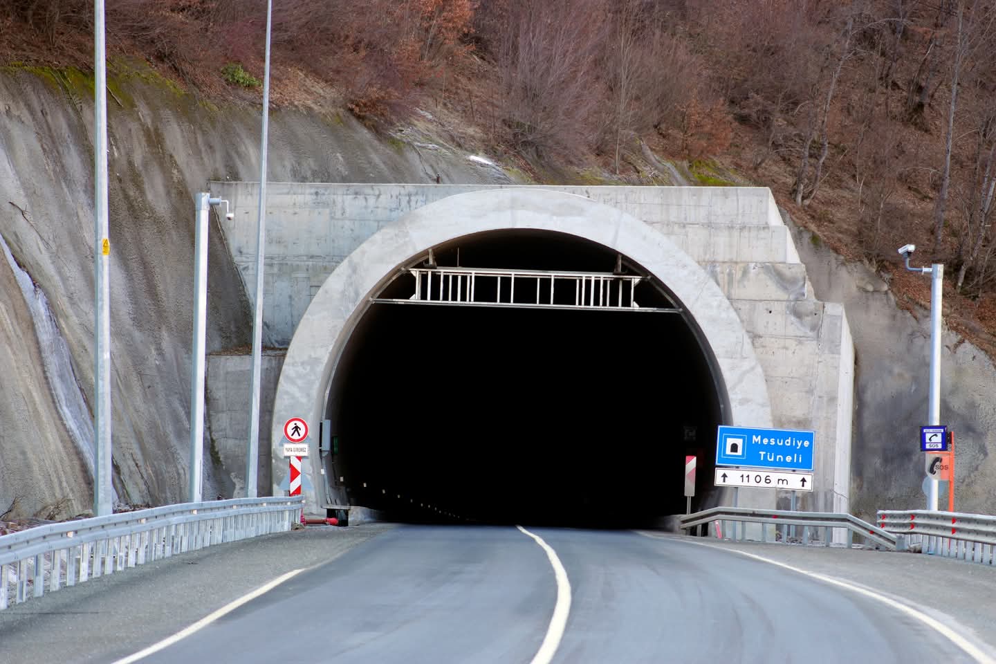 MESUDİYELİLER TÜNELLERİN IŞIKLANDIRILMASINI İSTİYOR