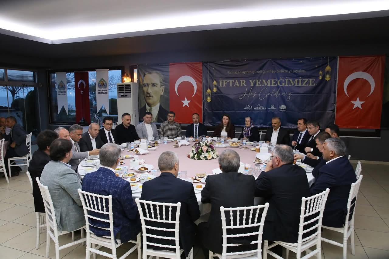 BAŞKAN CİHAT ALBAYRAK TÜM PERŞEMBE'Yİ İFTARDA BULUŞTURDU
