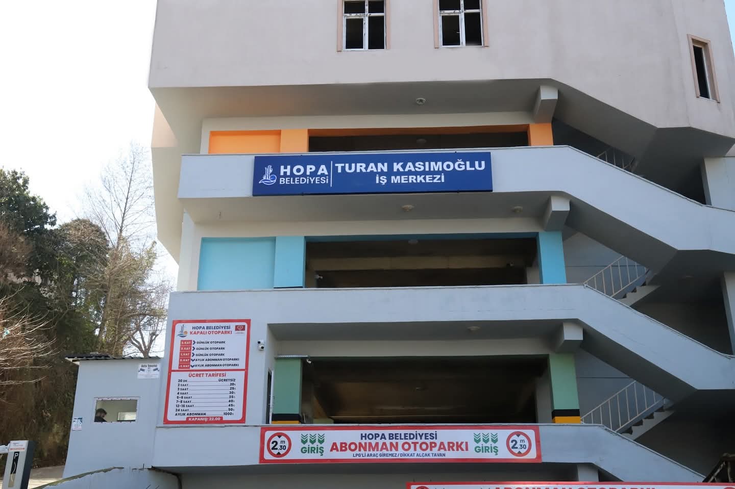 HOPA KAPALI OTOPARKI YENİDEN HİZMETE AÇILDI