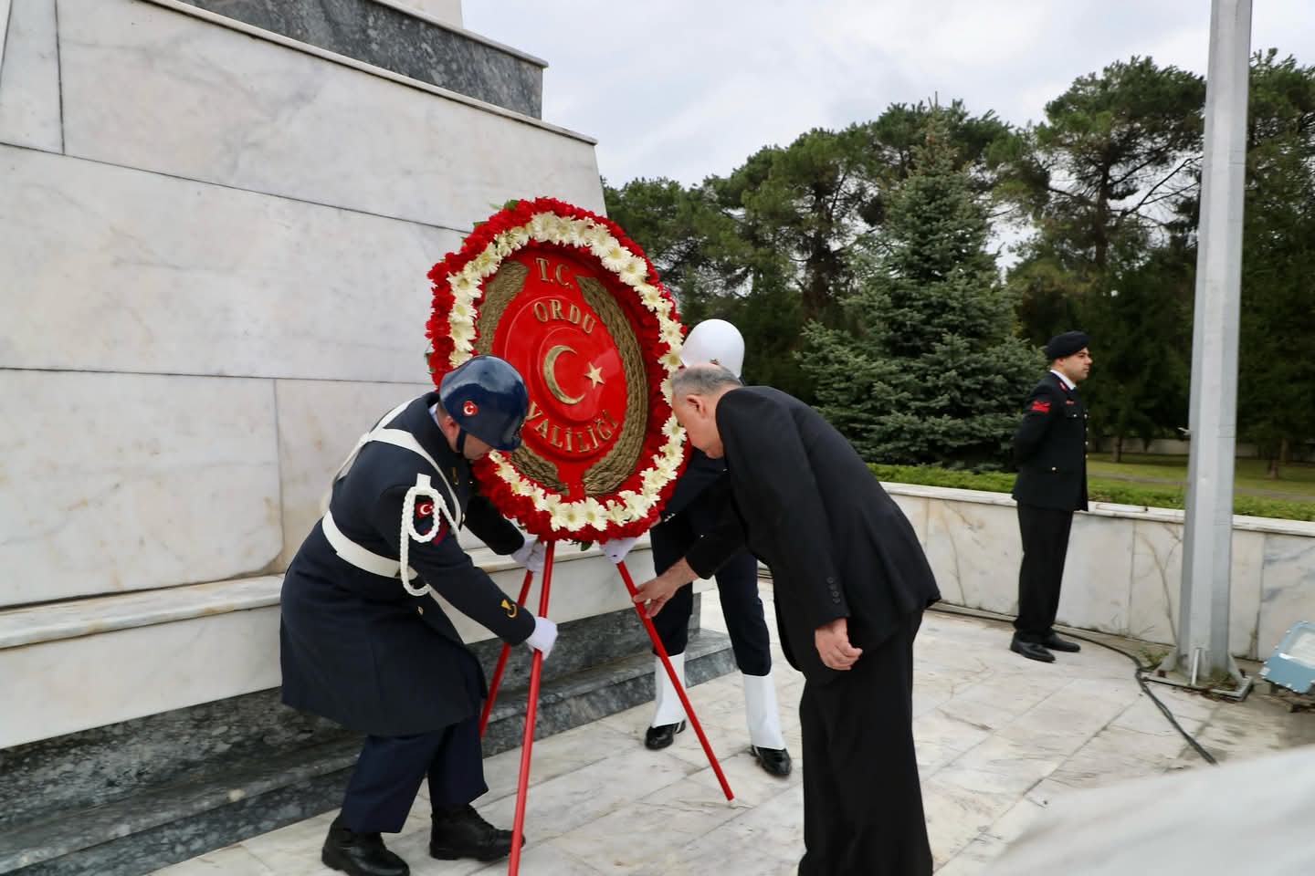 Şehitler Ordu'da Dualarla Yad Edildi Şehitler Ordu'da Dualarla Yad Edildi