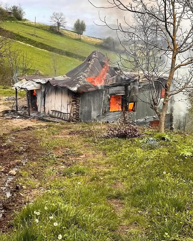 86 YAŞINDAKİ BAYRAM COŞKUN EVSİZ KALDI