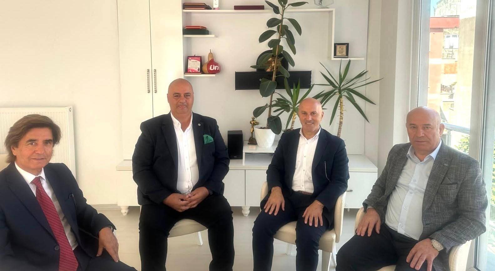 3 BASIN ÖRGÜTÜNDEN ULUSLARARASI BASIN KONFEDERASYONU BAŞKANI ŞAKİR GÜREL'E ZİYARET