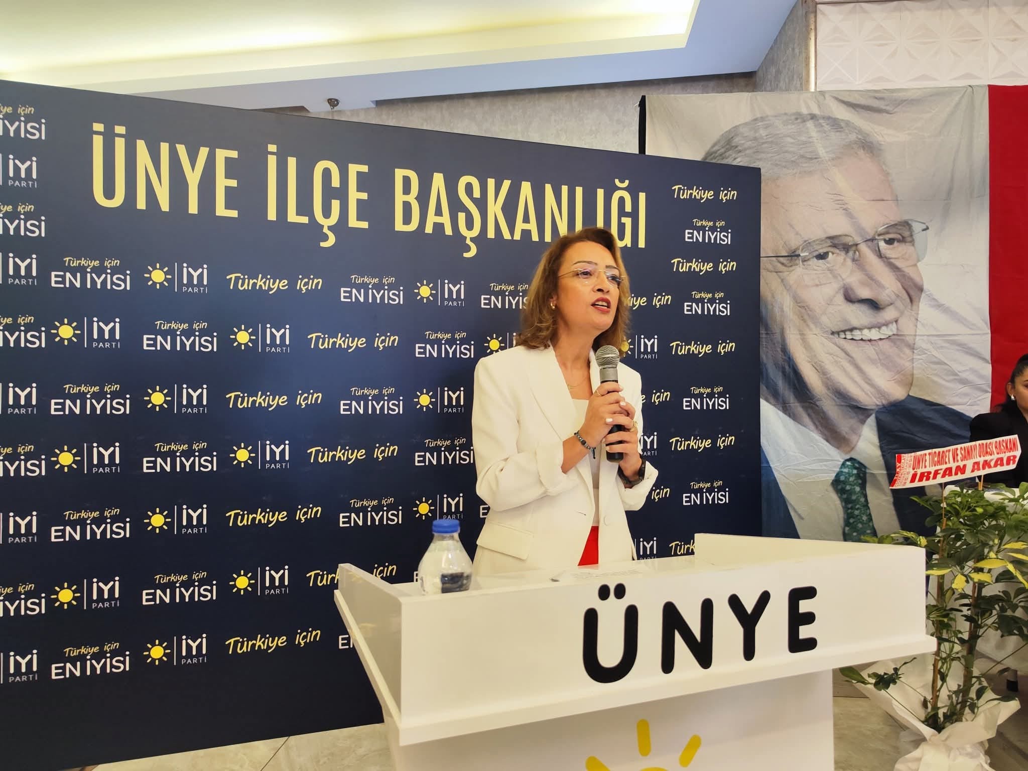 İYİ PARTİ ÜNYE İLÇE BAŞKANLIĞINA SERVET ZEREN SEÇİLDİ