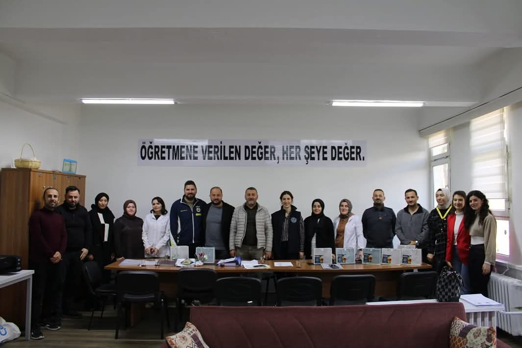BAŞKAN KOÇYİĞİT ÖĞRETMENLERİ UNUTMADI BAŞKAN KOÇYİĞİT ÖĞRETMENLERİ UNUTMADI