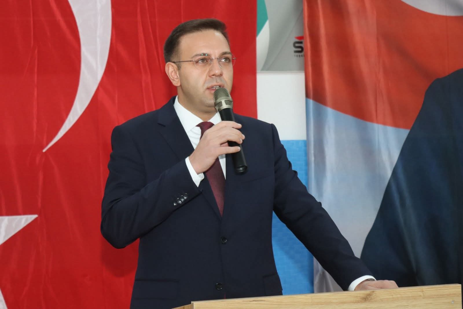 MESUDİYE KAYMAKAMI GÖKHAN HÜLAKÜ MASA BAŞINDA OTURMUYOR