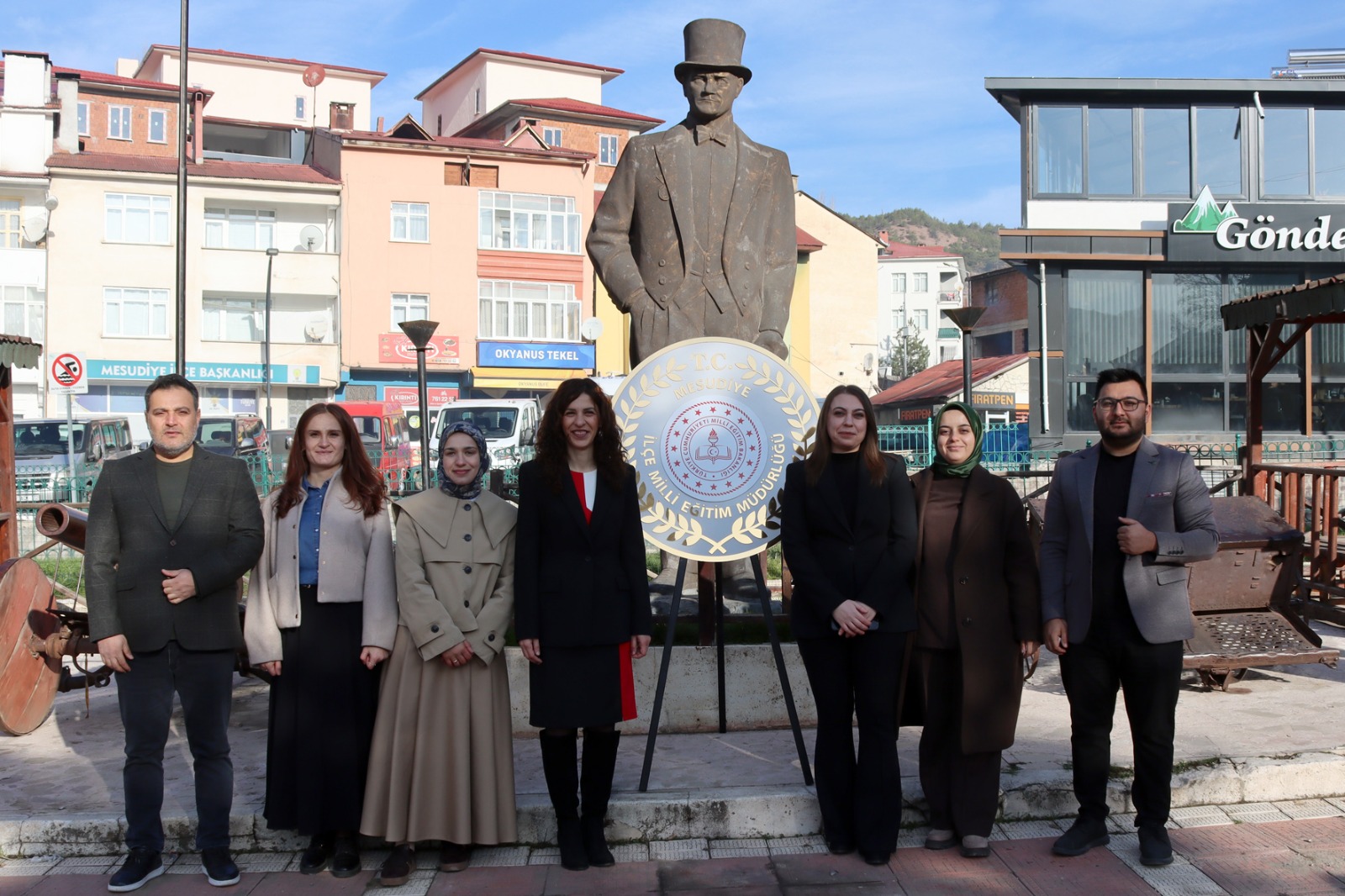 ÖĞRETMENLER GÜNÜ MESUDİYE’DE TÖRENLE KUTLANDI ÖĞRETMENLER GÜNÜ MESUDİYE’DE TÖRENLE KUTLANDI
