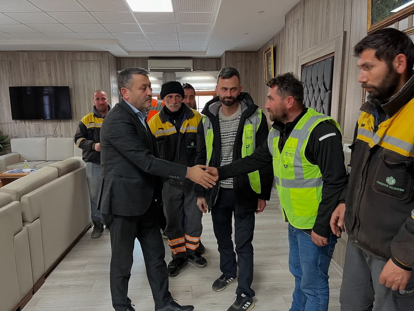 CENGİZ KOÇYİĞİT TEMİZLİK İŞLERİ PERSONELİYLE TOPLANTI YAPTI