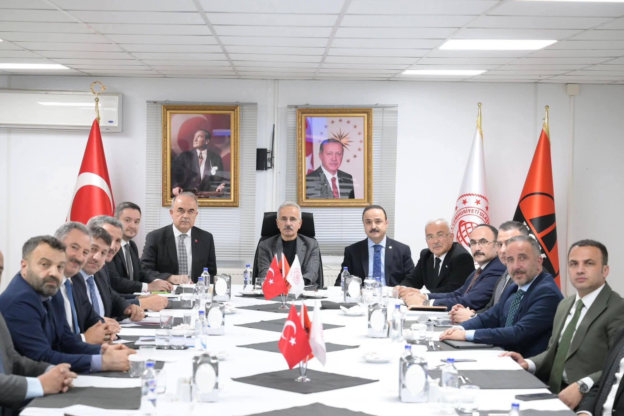 ULAŞTIRMA BAKANI URALOĞLU ORDU ÇEVRE YOLUNU İNCELEDİ