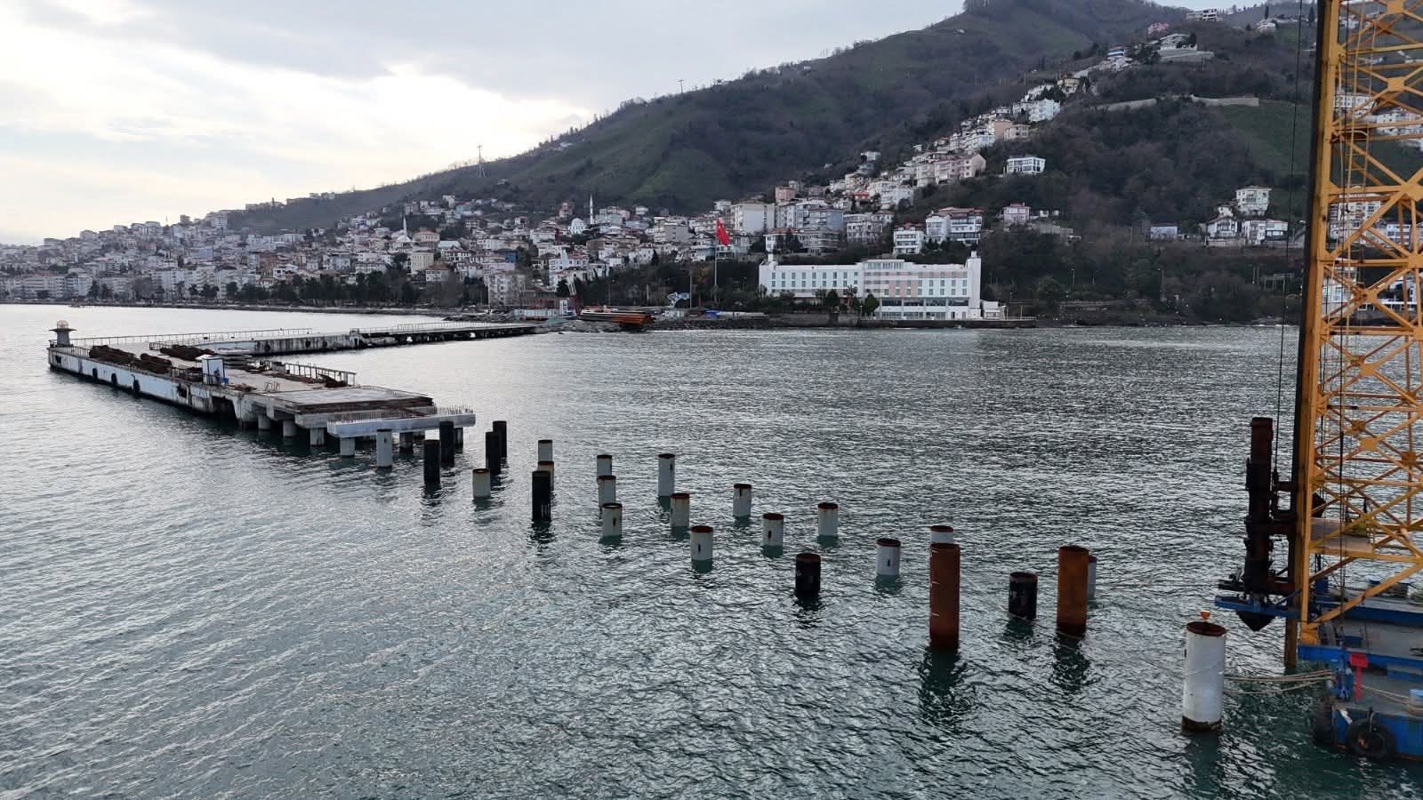 ORDU İSKELESİNİN UZATILMASI ÇALIŞMALARI DEVAM EDİYOR ORDU İSKELESİNİN UZATILMASI ÇALIŞMALARI DEVAM EDİYOR