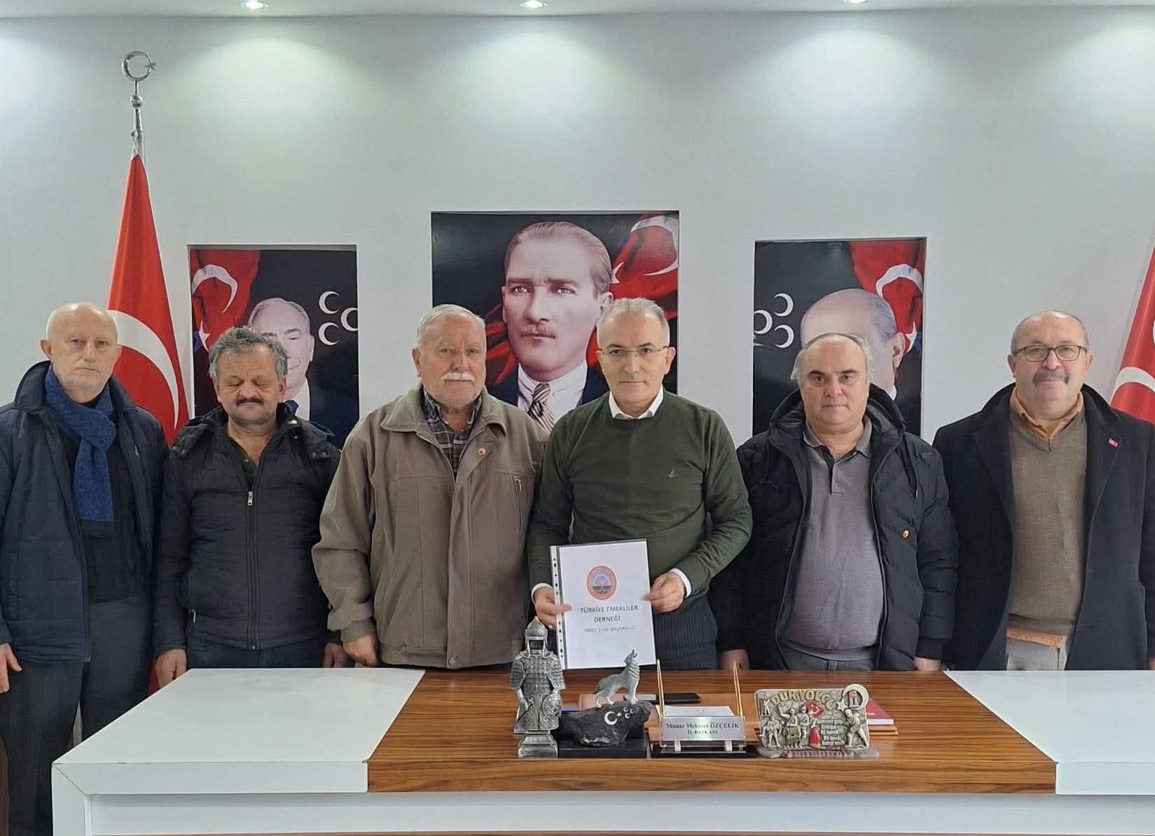 ORDULU EMEKLİLER MHP'YE SORUNLARINI İÇEREN RAPOR SUNDU
