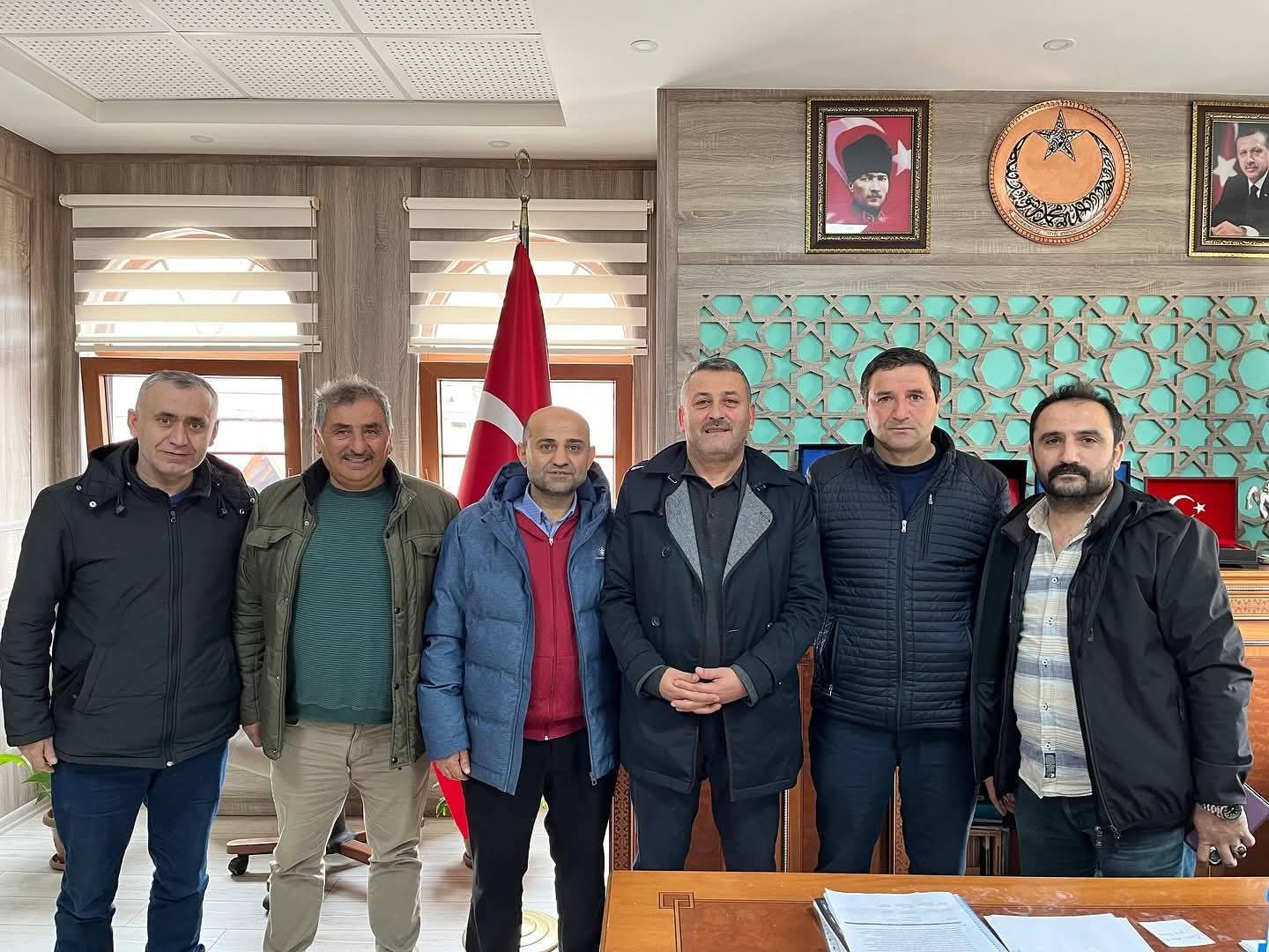 ÇUKURALAN YÖNETİCİLERİ BAŞKAN KOÇYİĞİT'İ ZİYARET ETTİ ÇUKURALAN YÖNETİCİLERİ BAŞKAN KOÇYİĞİT'İ ZİYARET ETTİ