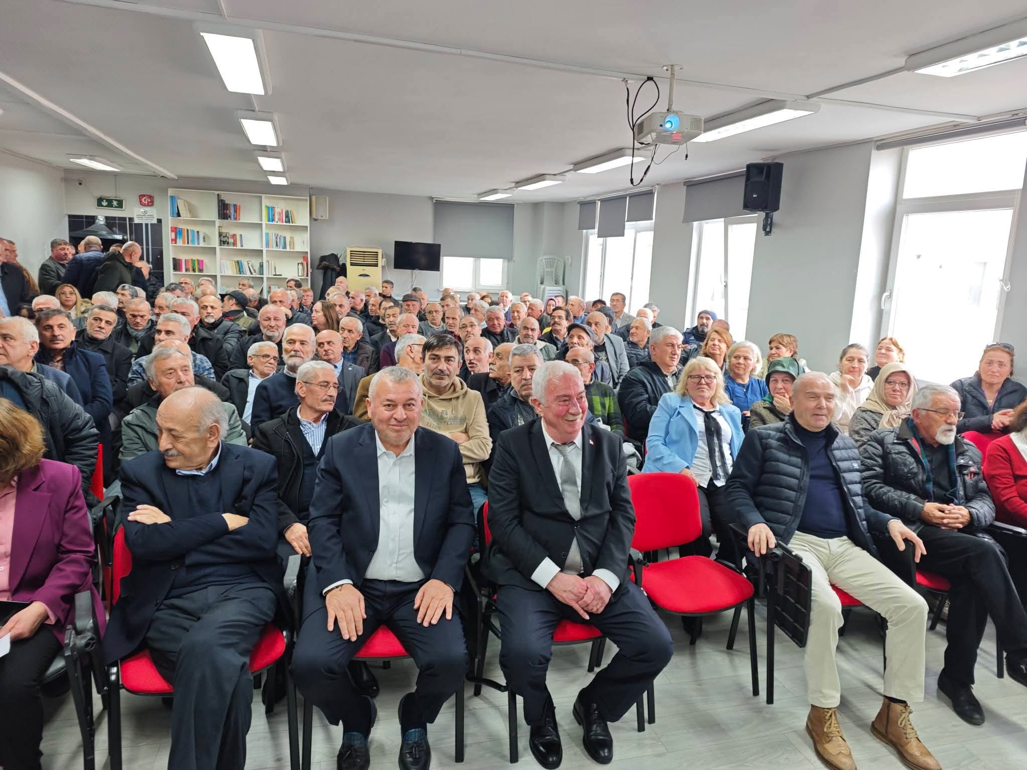 MESUDİYELİ CHP'LİLER İSTANBUL'DA TOPLANTI YAPTI