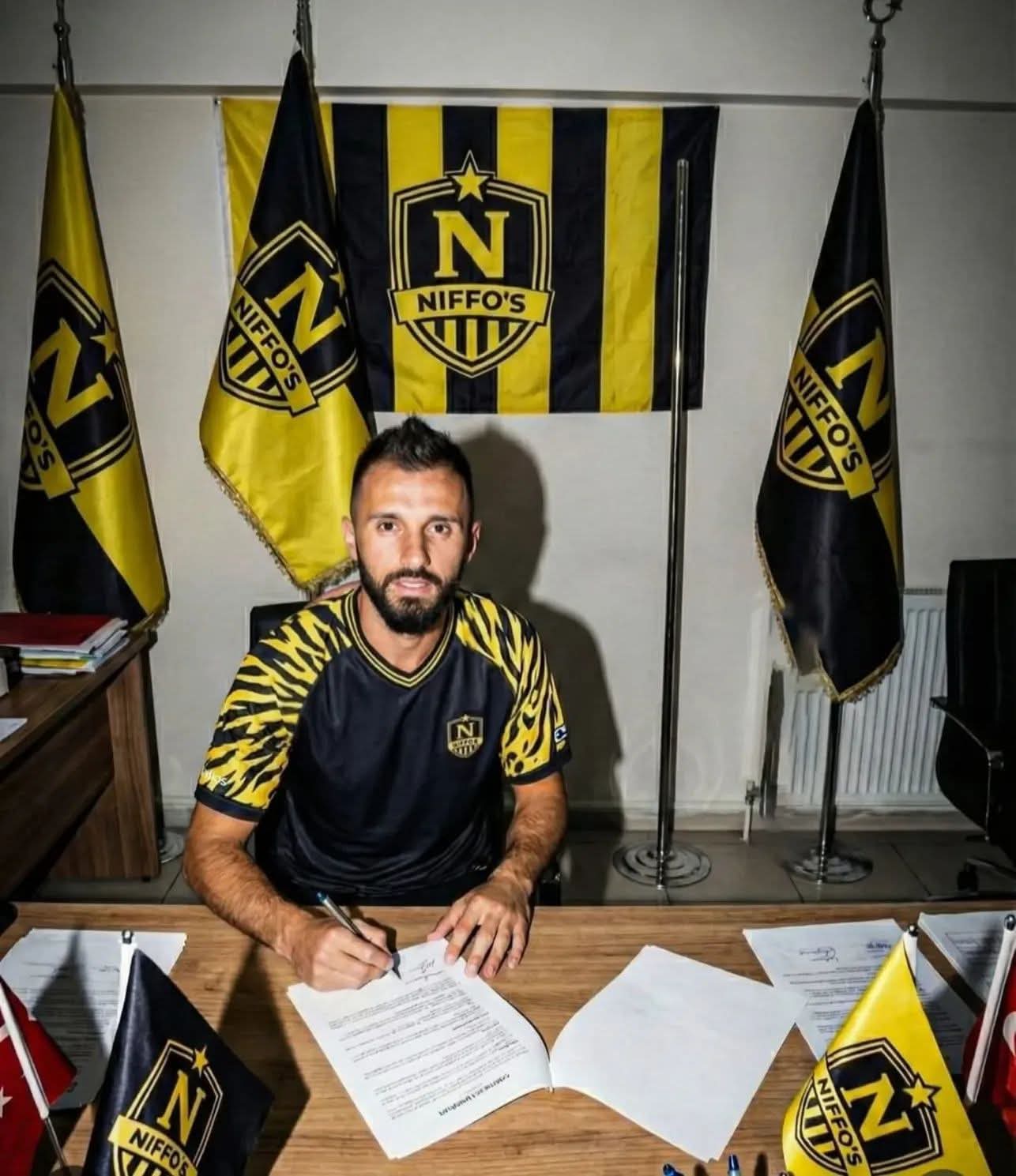 MESUDİYELİ EMRE ÇOLAK 3 YIL SONRA FUTBOLA GERİ DÖNDÜ