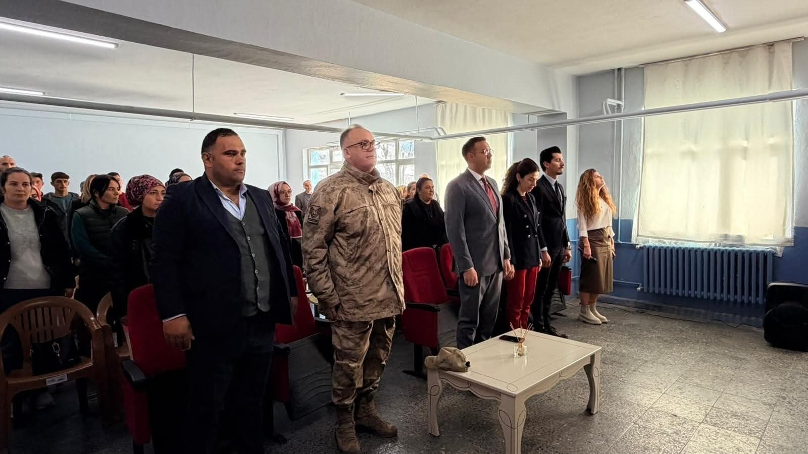 TOPÇAM İLK VE ORTAOKULU'NDA MEHMET ÂKİF ERSOY ANILDI